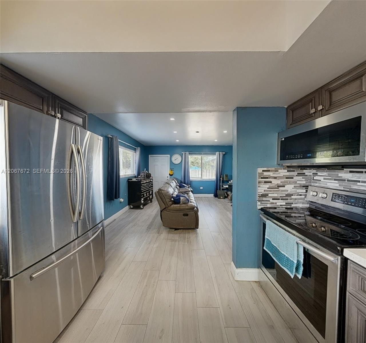 2411 Thomas Street Property Photo 7