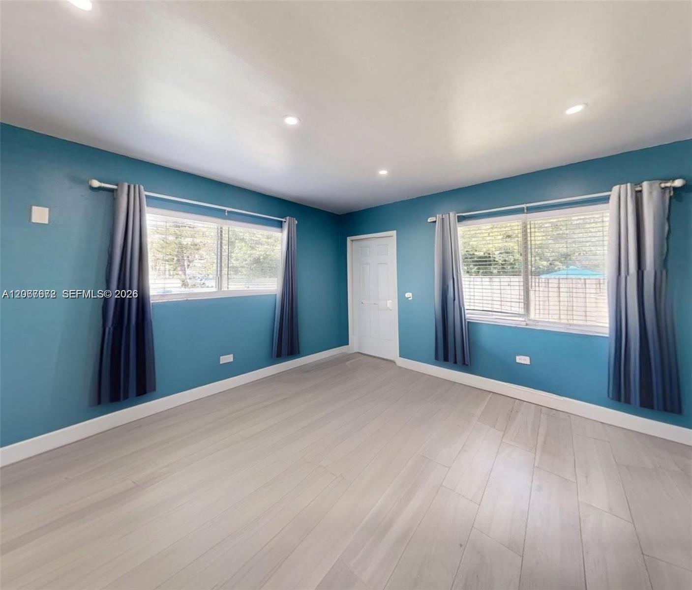 2411 Thomas Street Property Photo 8