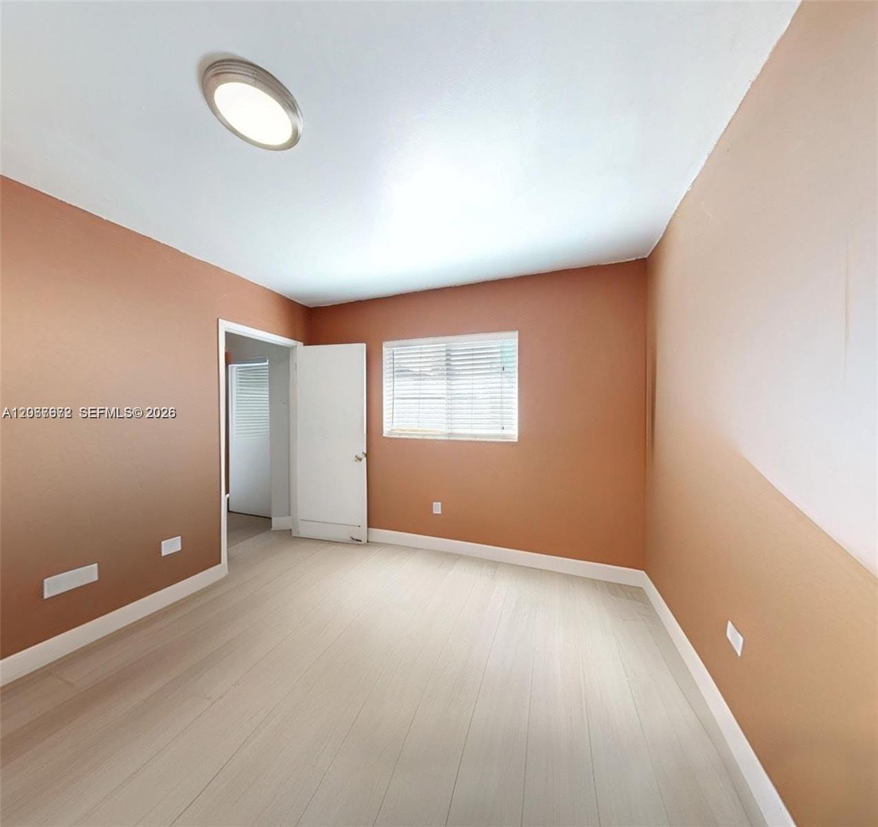2411 Thomas Street Property Photo 10