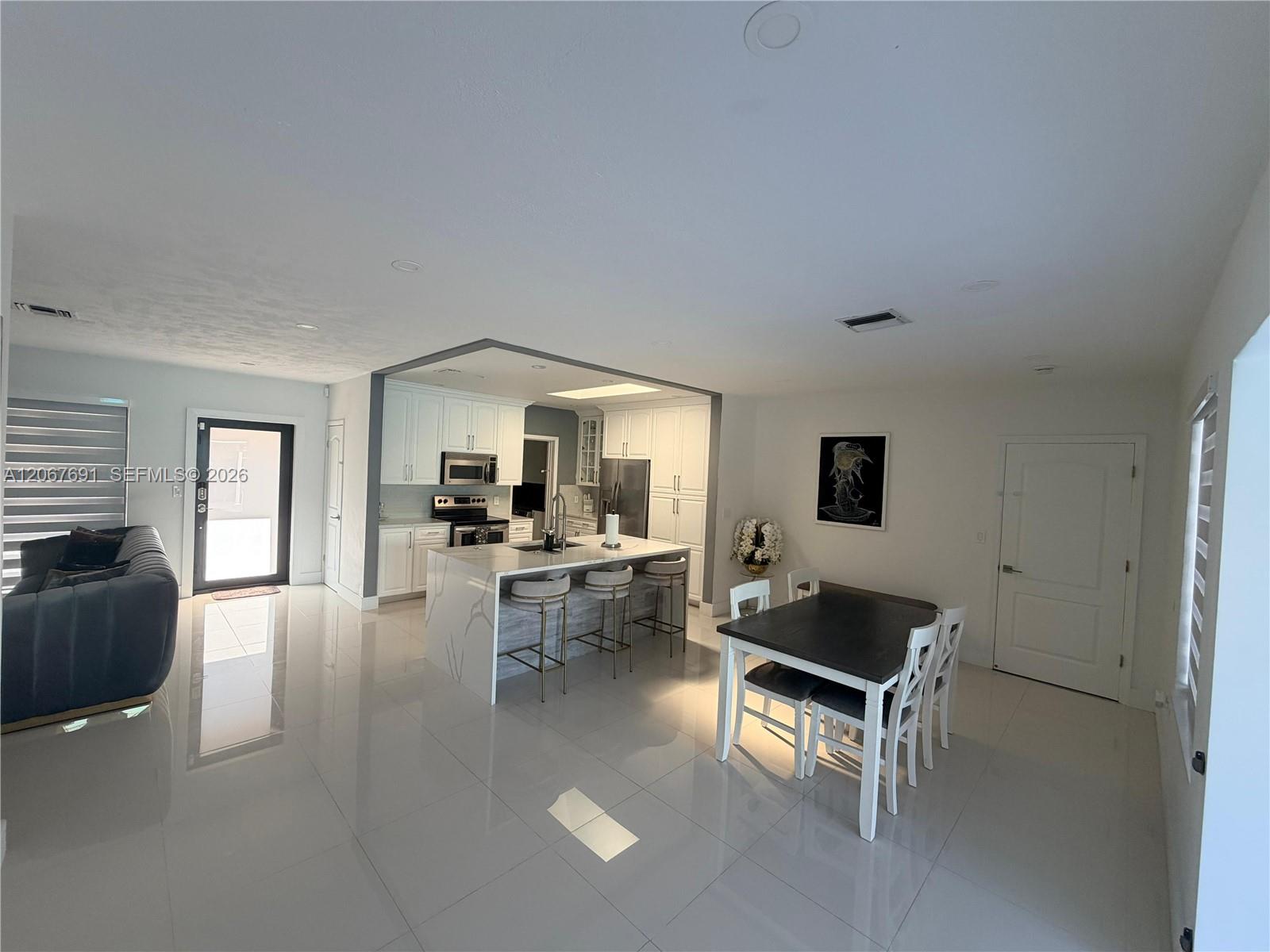 A12067691 Property Photo 3