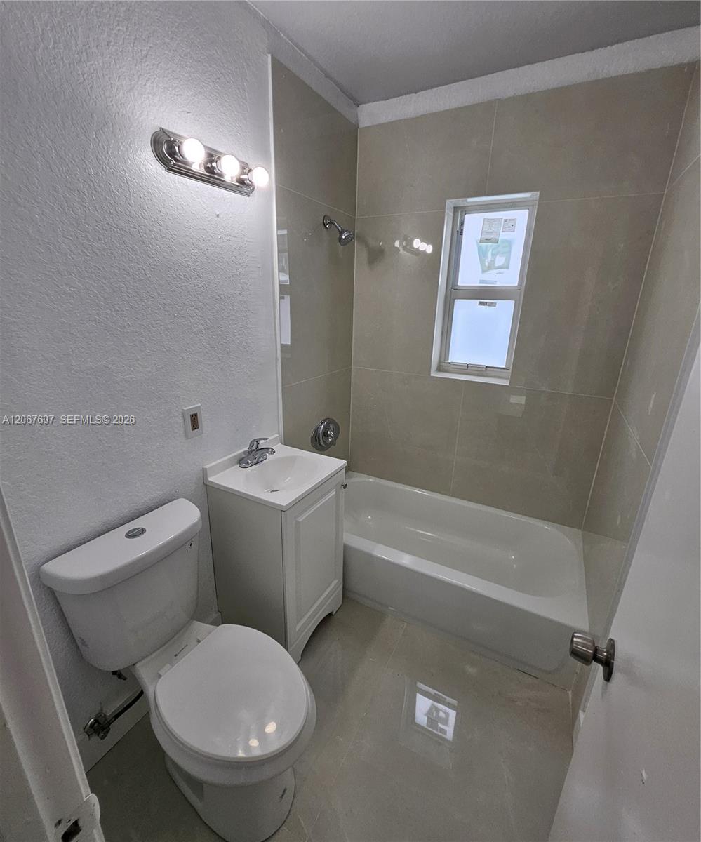 A12067697 Property Photo 10