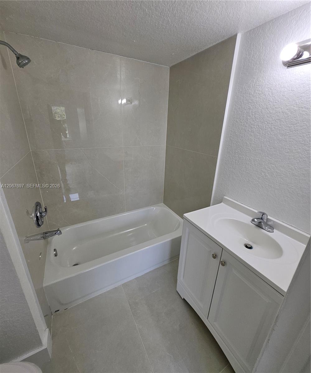 A12067697 Property Photo 24