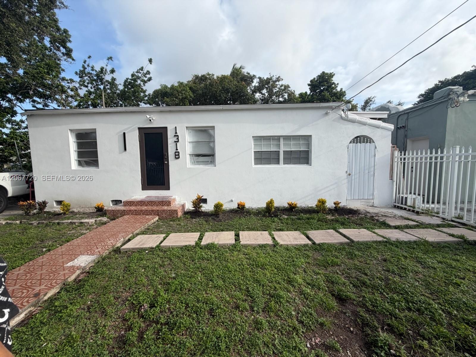 1318 Nw 34th Street Property Photo 1