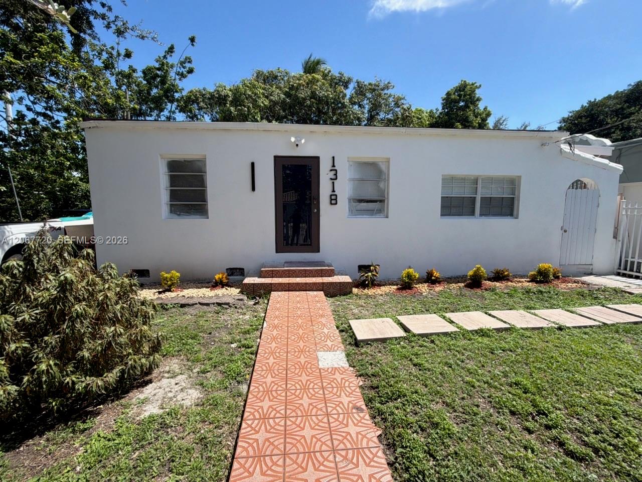 1318 Nw 34th Street Property Photo 2