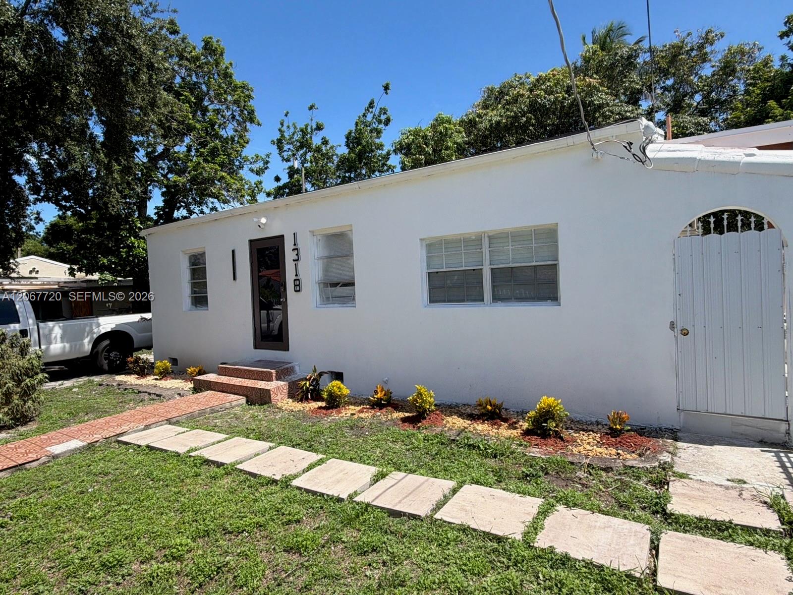 1318 Nw 34th Street Property Photo 3