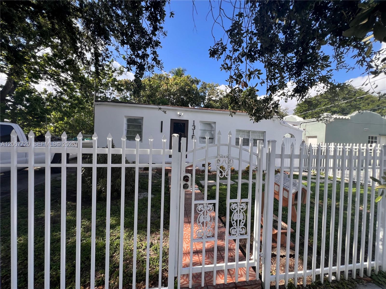 1318 Nw 34th Street Property Photo 4