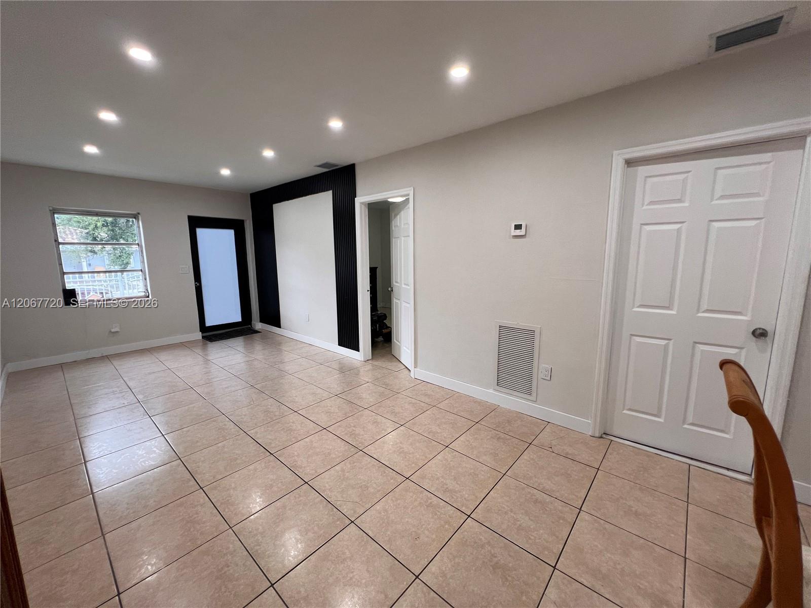 1318 Nw 34th Street Property Photo 9