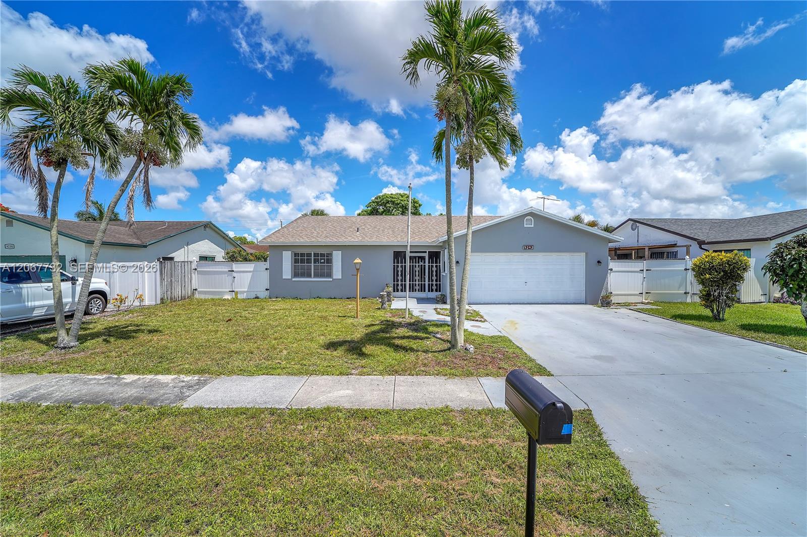9242 Sw 18th Road Property Photo 1