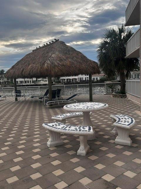 1500 S Ocean Drive 1e Property Photo 21