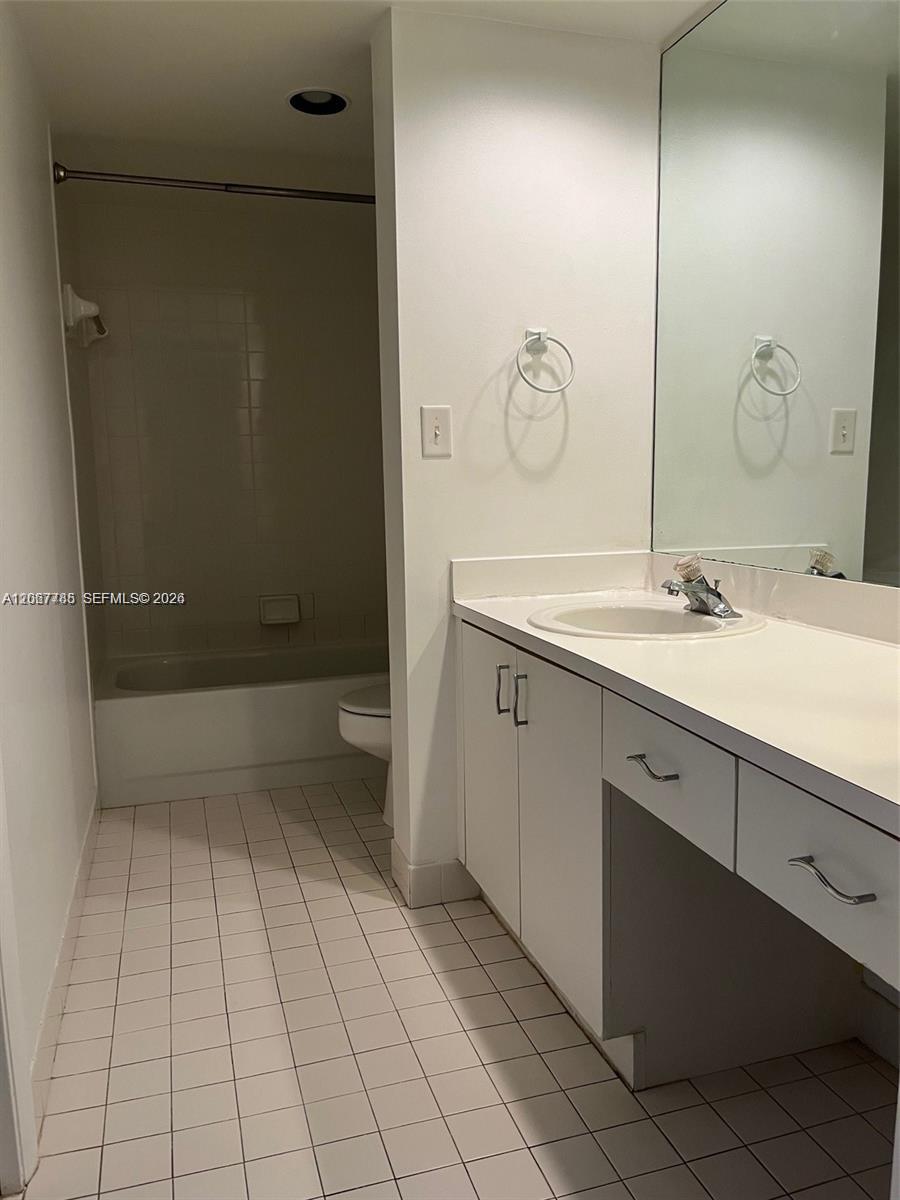 4730 Sw 62nd Way 202 Property Photo 13