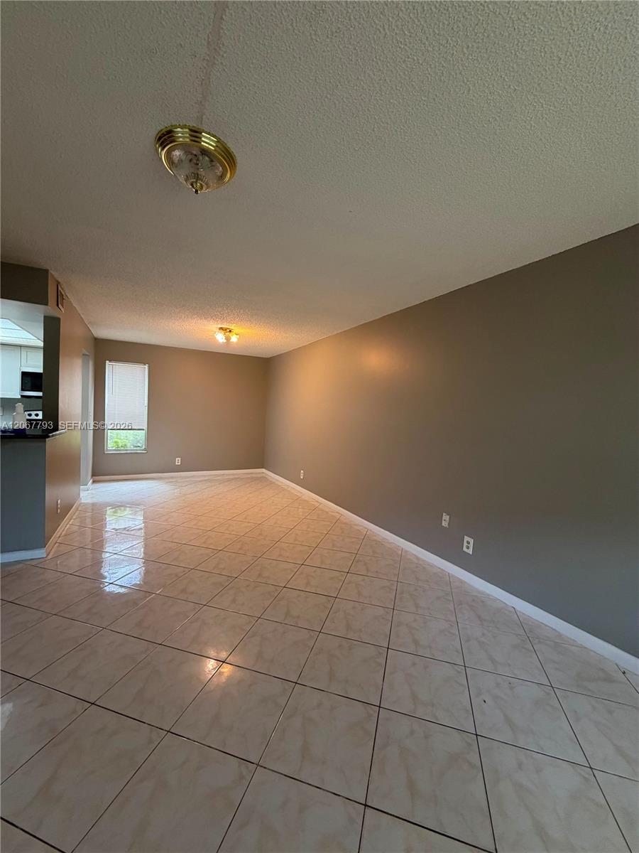 3100 Riverside Drive 104 Property Photo 3