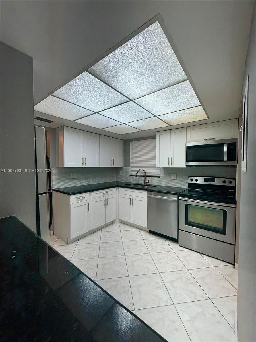 3100 Riverside Drive 104 Property Photo 5