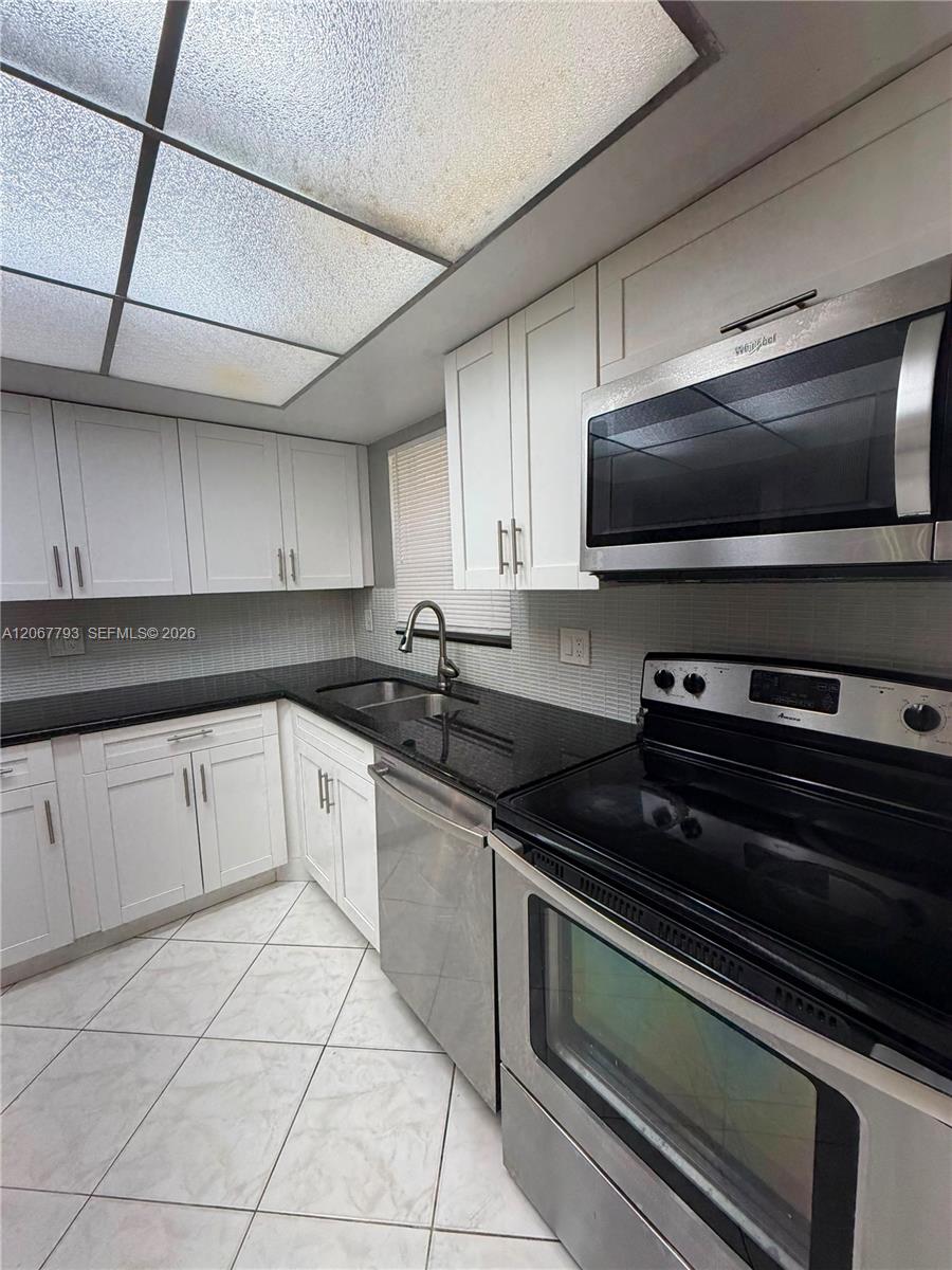 3100 Riverside Drive 104 Property Photo 6