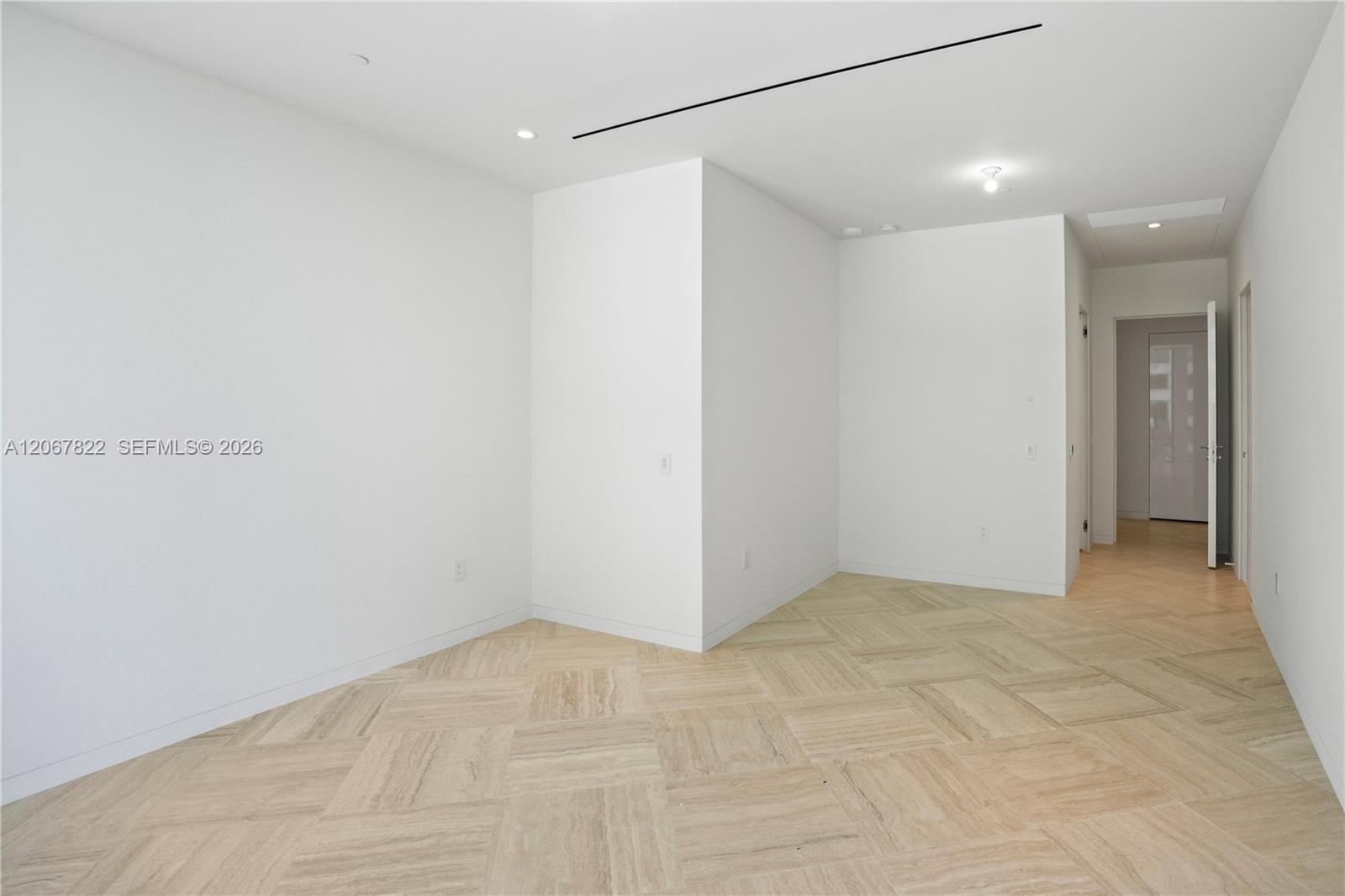 5 Grove Isle Drive M502 Property Photo 25