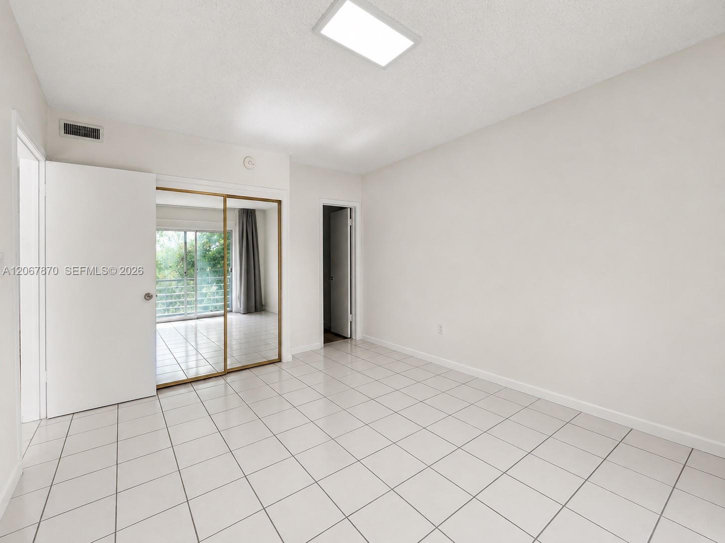 20200 Ne 29th Court N214 Property Photo 1