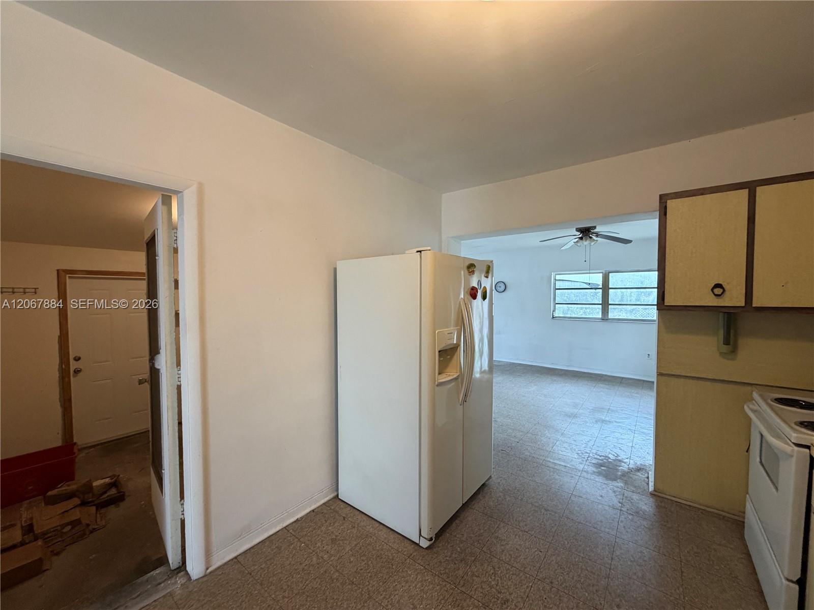 733 W 35th Street Property Photo 6