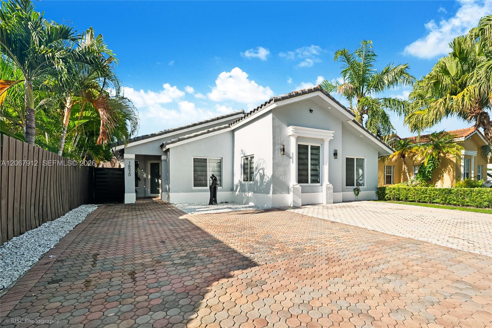 16520 Sw 99th Street Property Photo 1