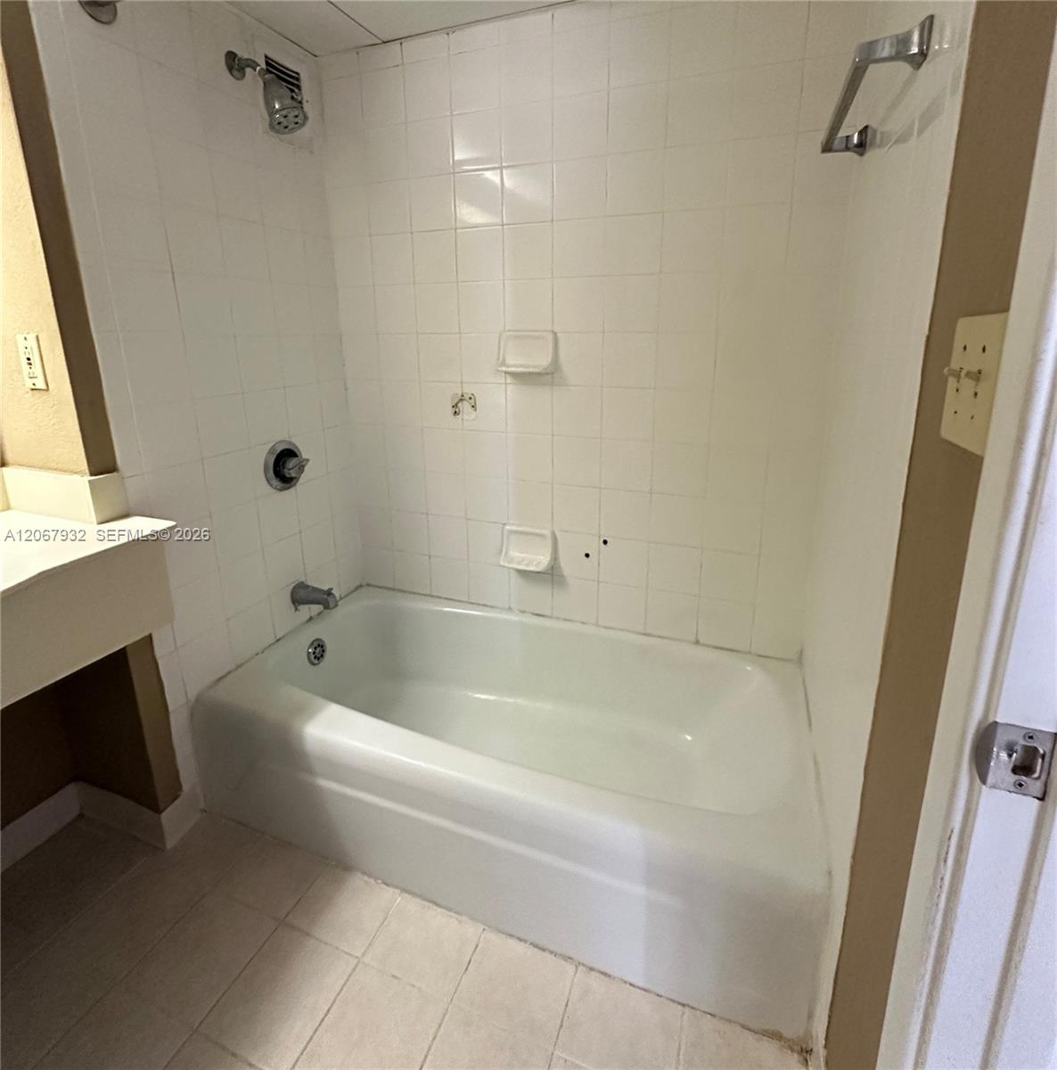 151 E Washington Street 524 Property Photo 7