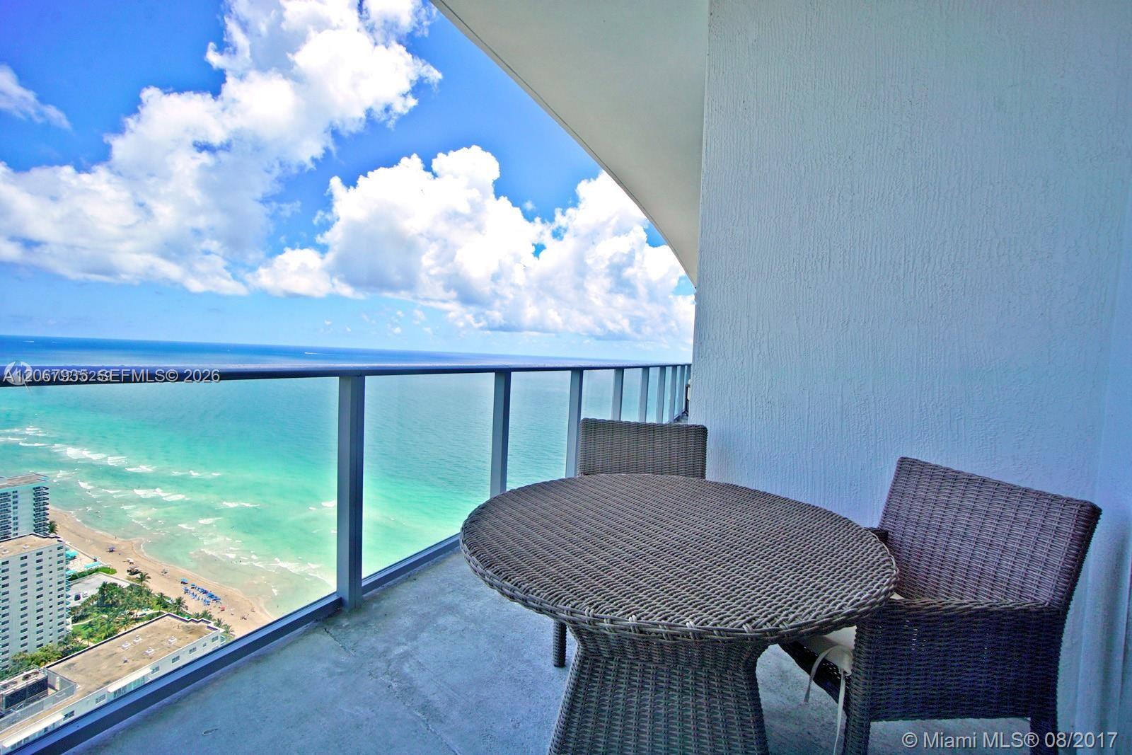 4111 S Ocean Drive Lph6 Property Photo 2