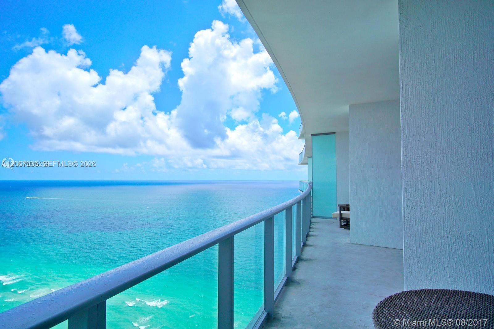 4111 S Ocean Drive Lph6 Property Photo 3