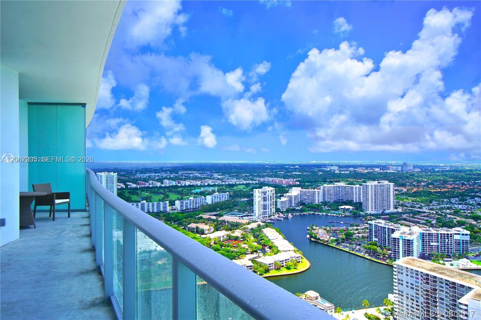 4111 S Ocean Drive Lph6 Property Photo 5