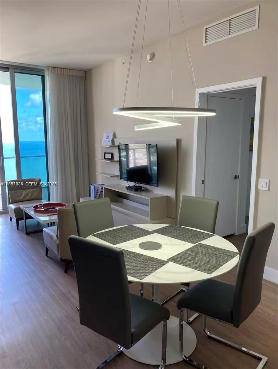 4111 S Ocean Drive Lph6 Property Photo 11