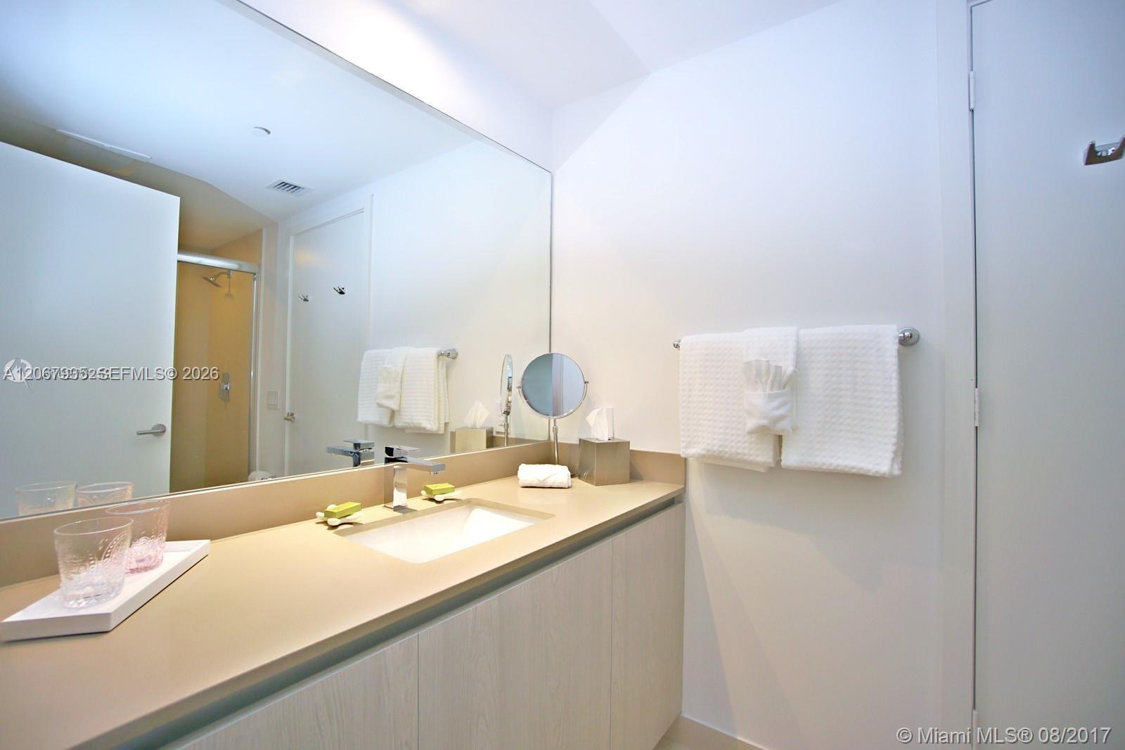4111 S Ocean Drive Lph6 Property Photo 25