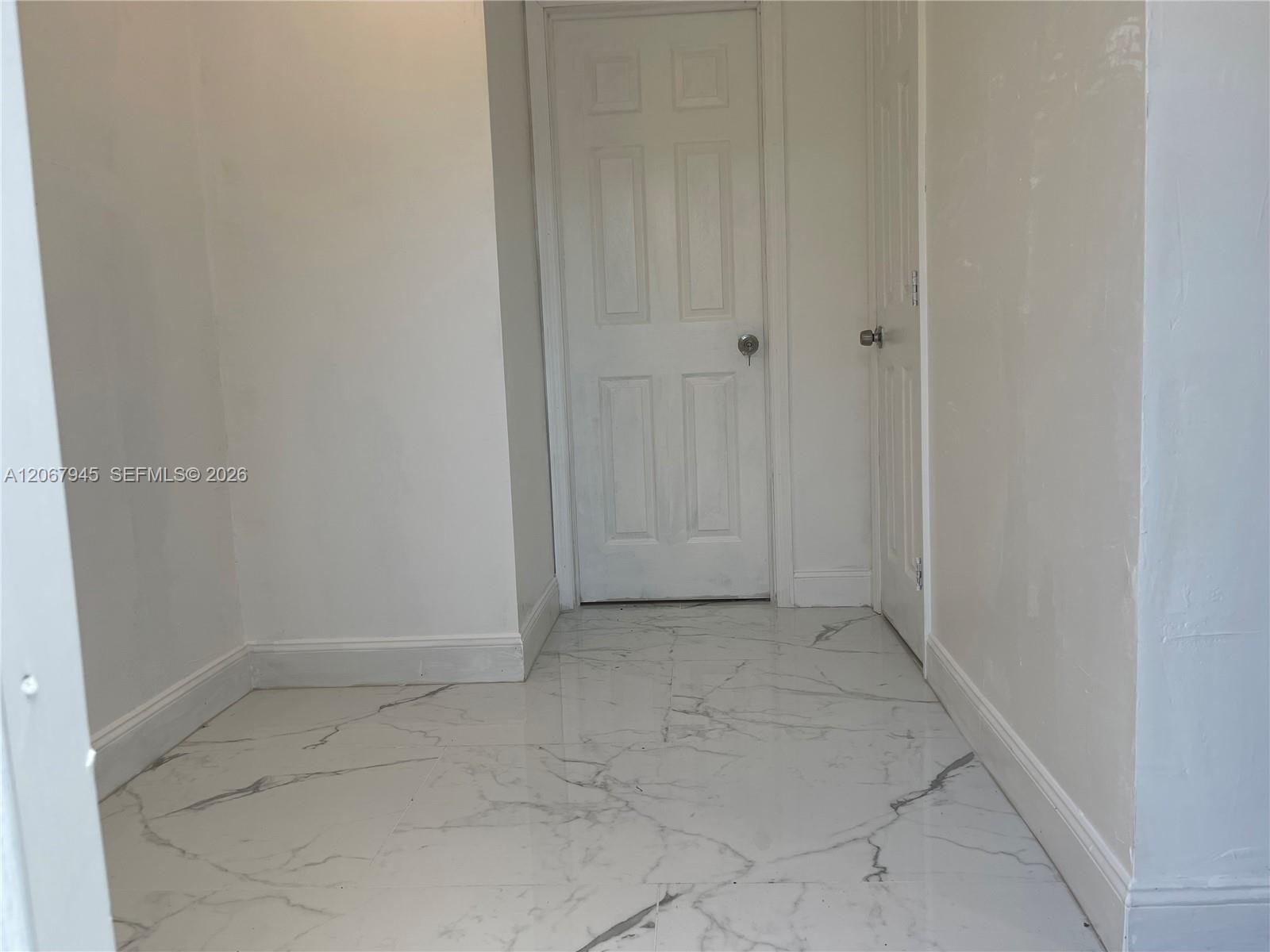 A12067945 Property Photo 8