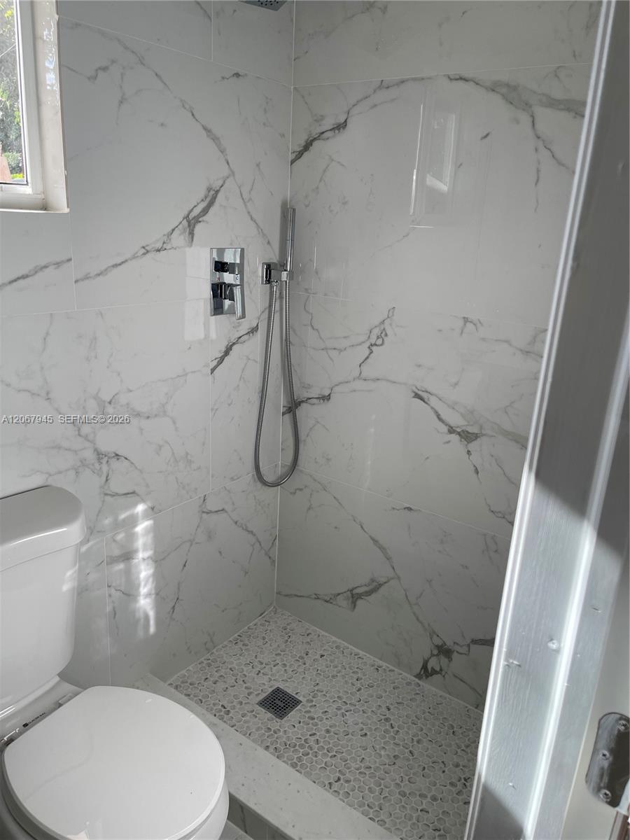 A12067945 Property Photo 9