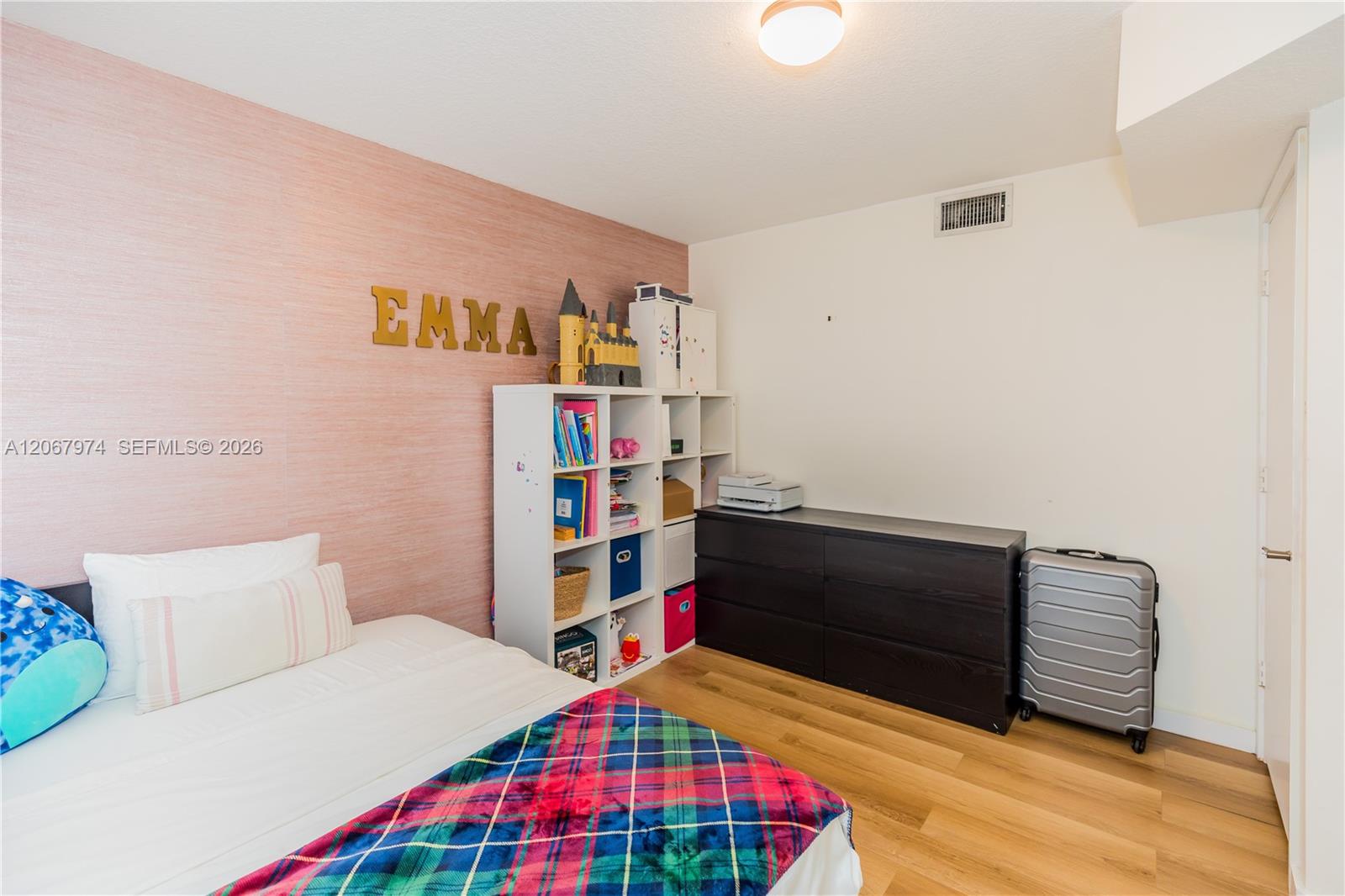 A12067974 Property Photo 28