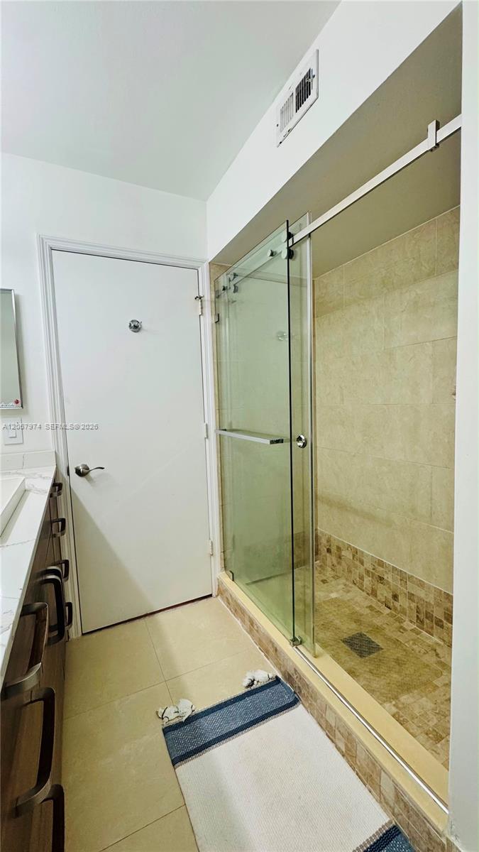 A12067974 Property Photo 32