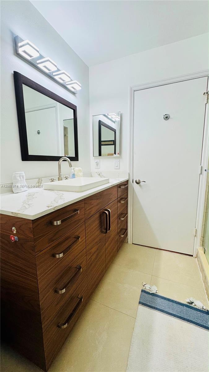 A12067974 Property Photo 33