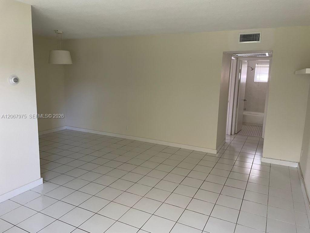 1450 Atlantic Shores Boulevard 109 Property Photo 9