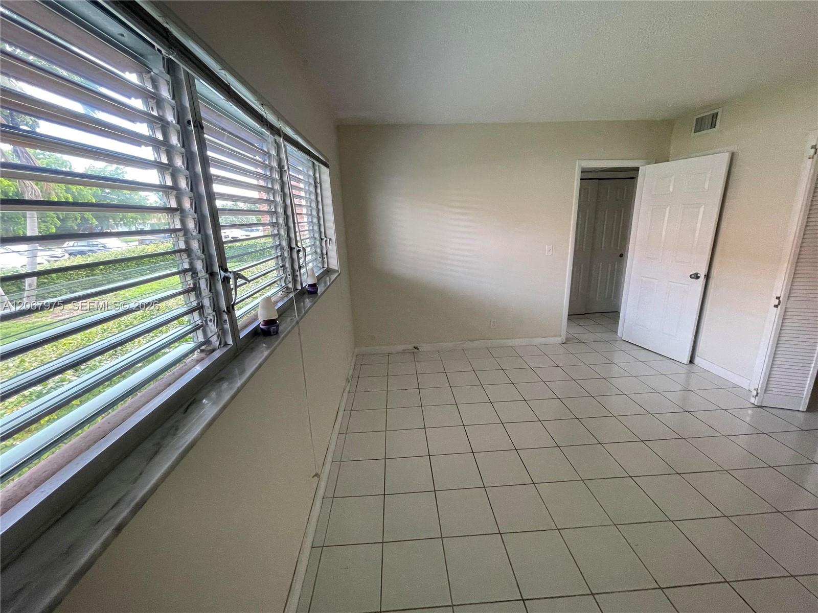 1450 Atlantic Shores Boulevard 109 Property Photo 17
