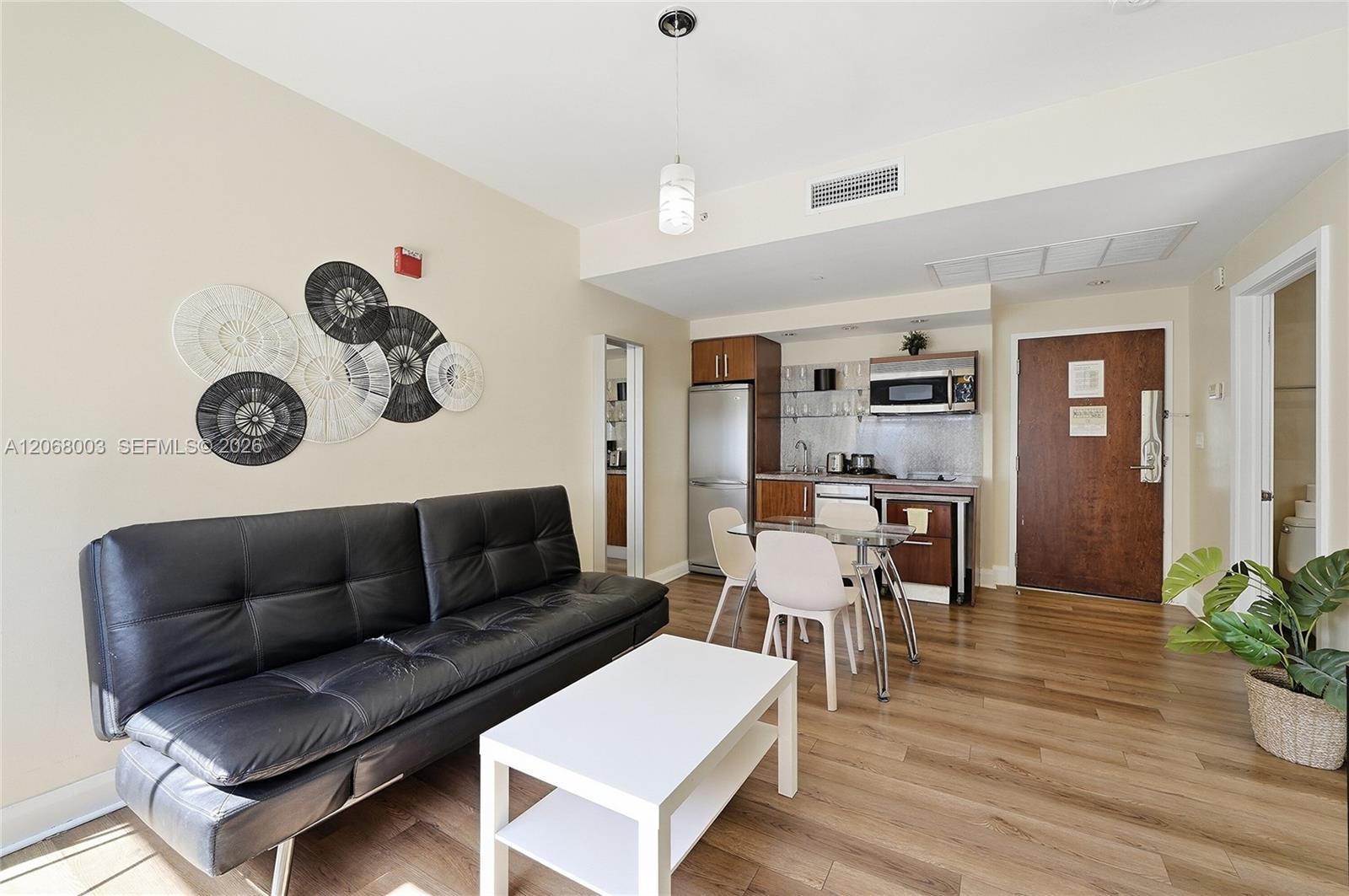 A12068003 Property Photo 8