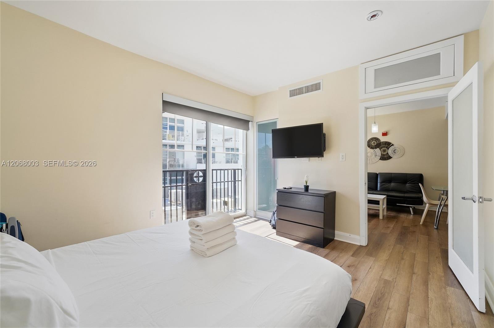 A12068003 Property Photo 14