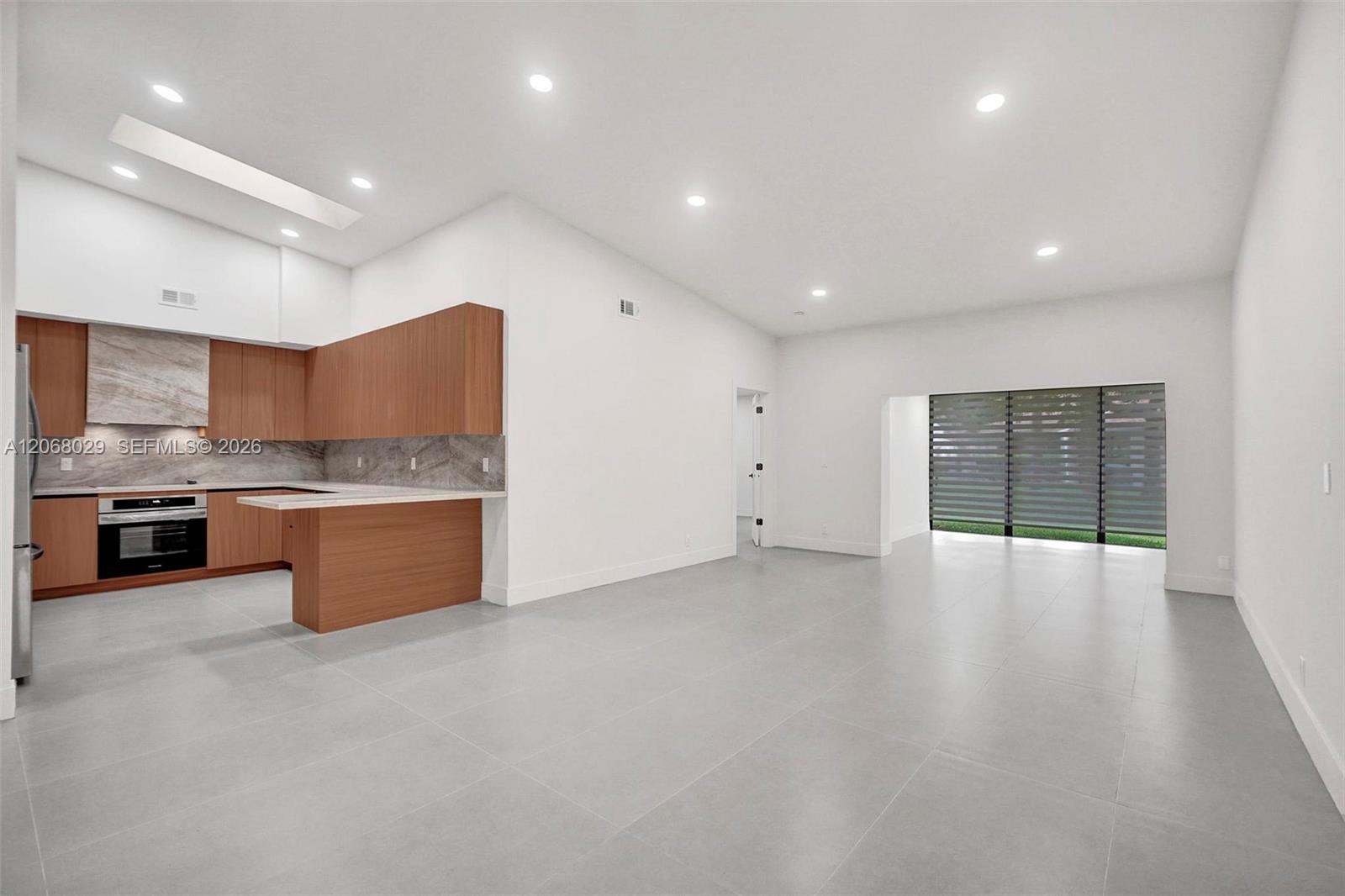 21240 Harbor Way 285-28 Property Photo 20