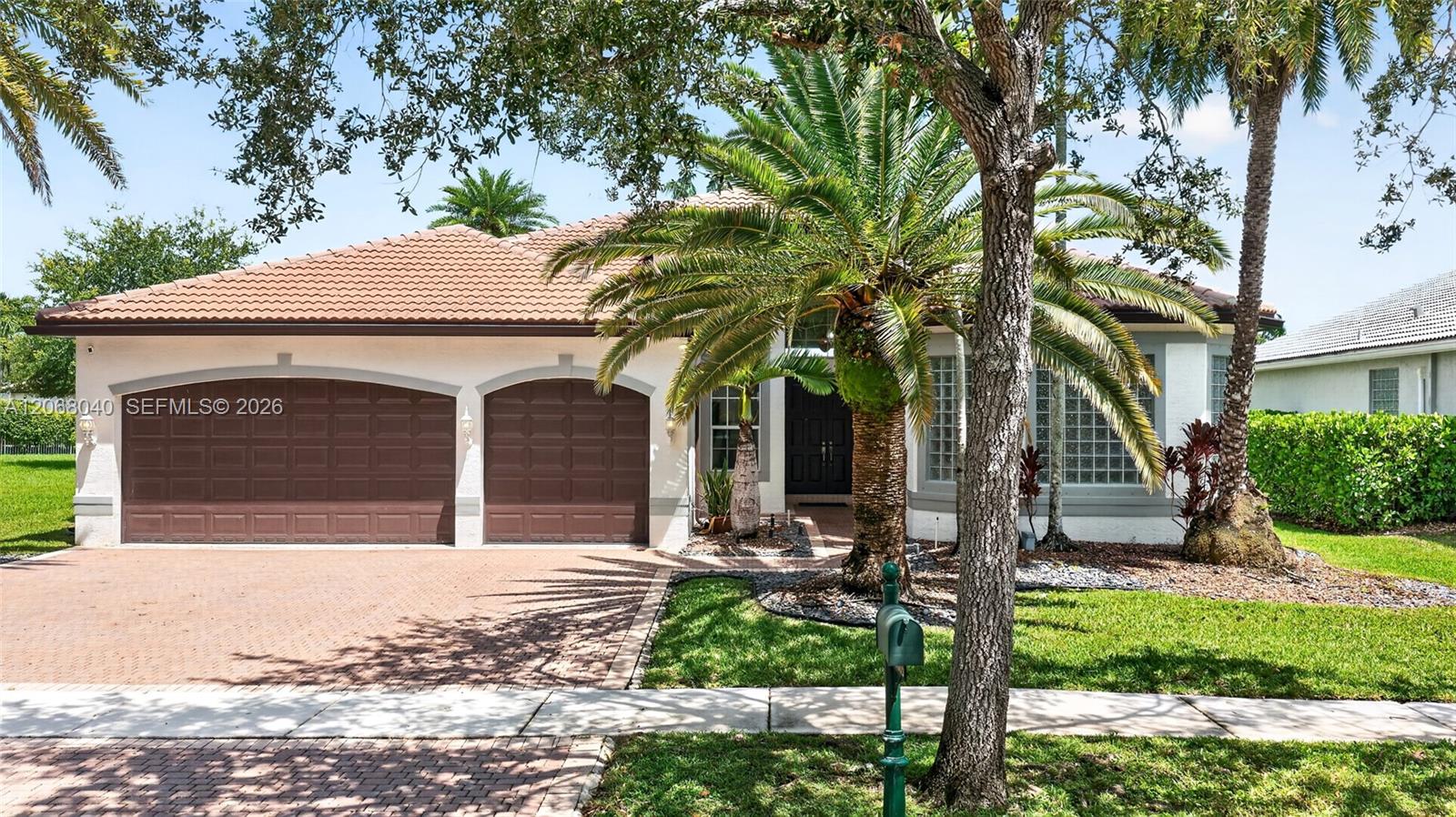 18609 Sw 50th Court Property Photo 1