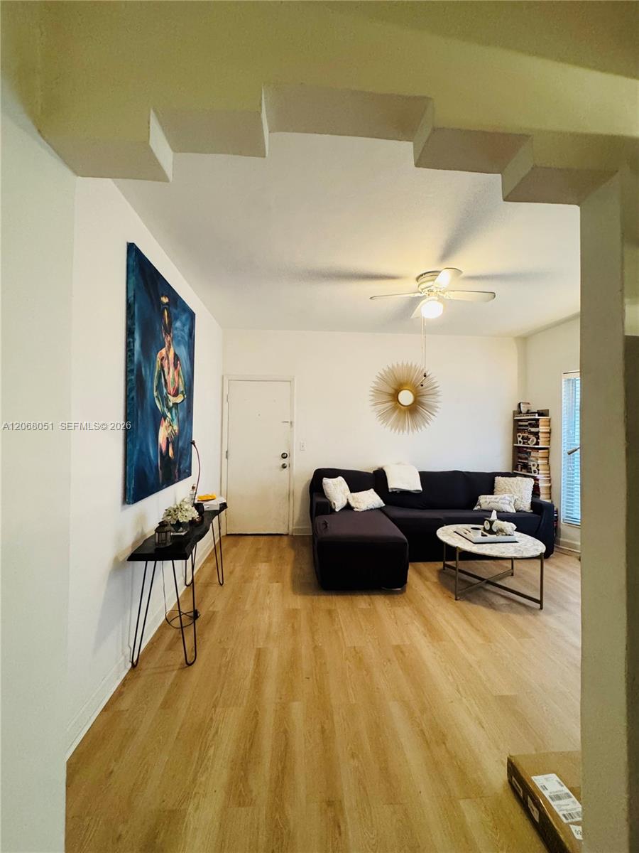 550 15t Street 203 Property Photo 5