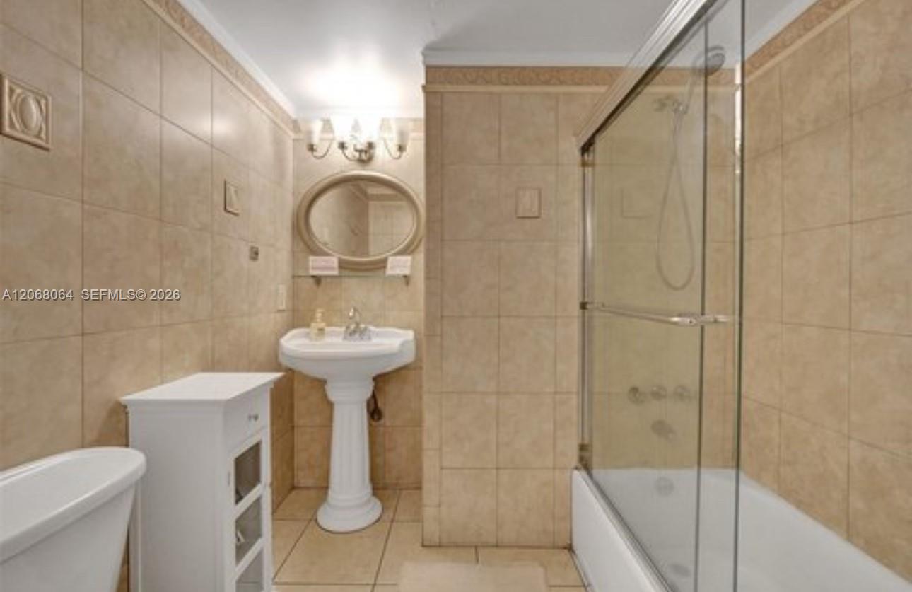 4040 Galt Ocean Drive 221 Property Photo 4