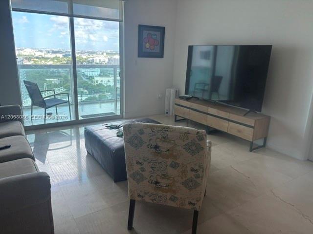 1800 N Bayshore Drive 2708 Property Photo 3