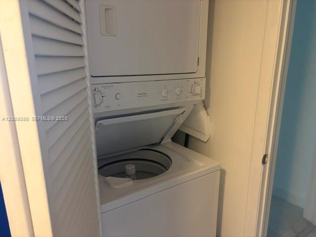 1800 N Bayshore Drive 2708 Property Photo 13
