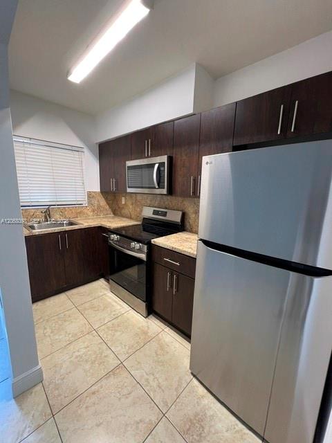 2121 Sw 14th Terrace 5 Property Photo 5