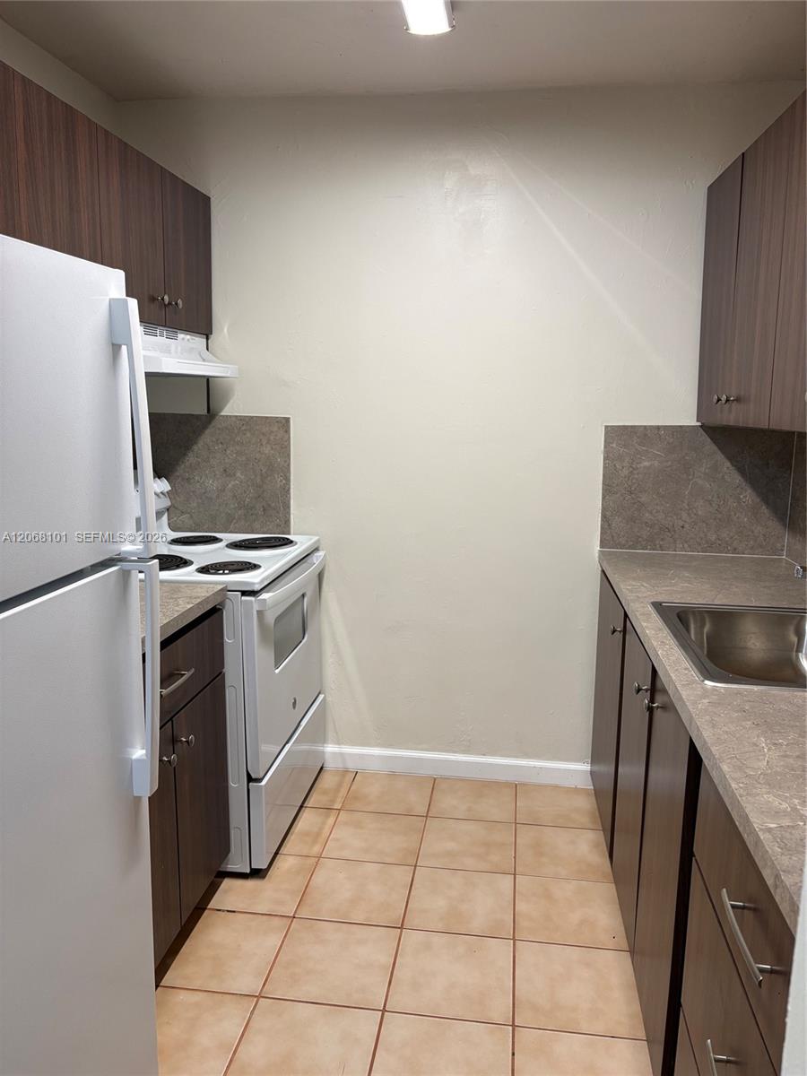 A12068101 Property Photo 8
