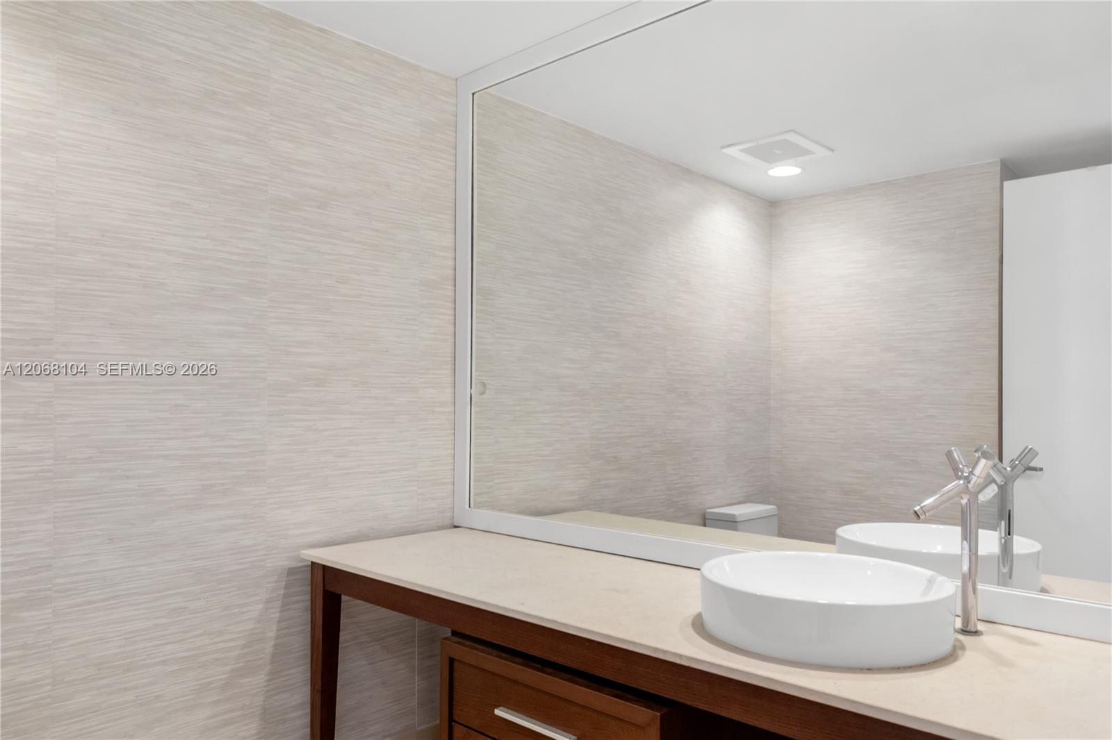 465 Brickell Avenue 2504 Property Photo 22