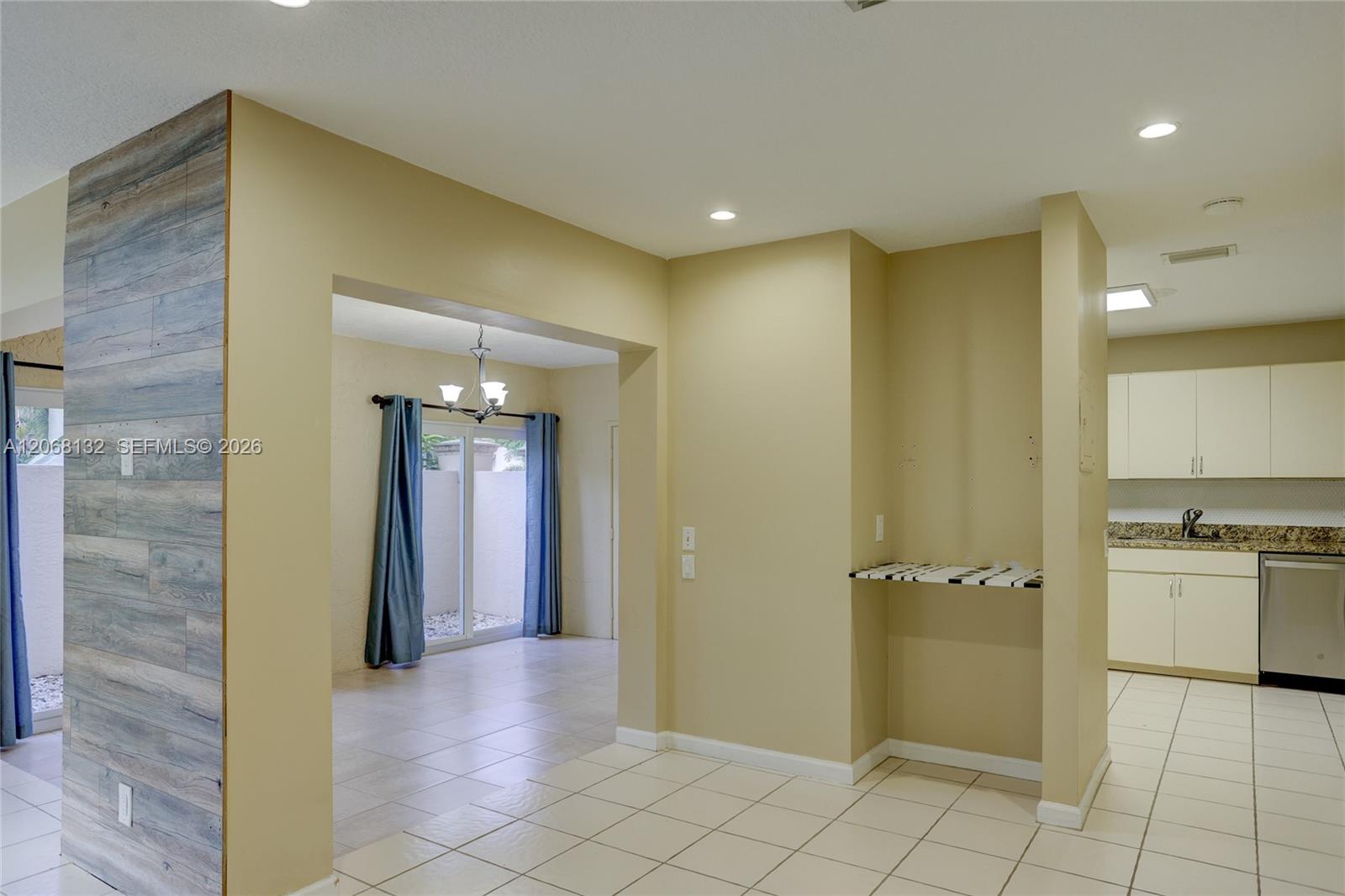 6659 Via Regina 7 Property Photo 4