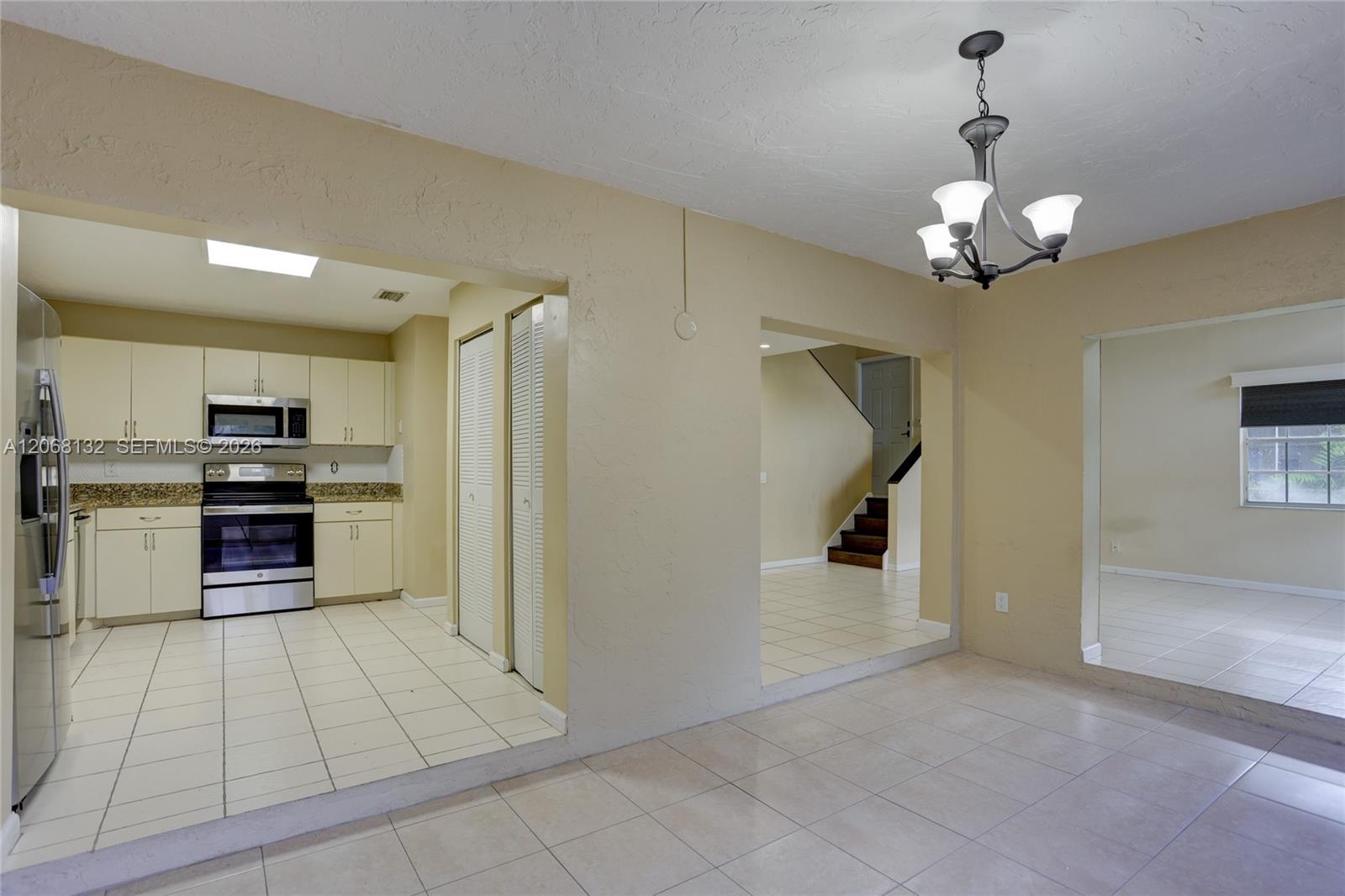6659 Via Regina 7 Property Photo 8
