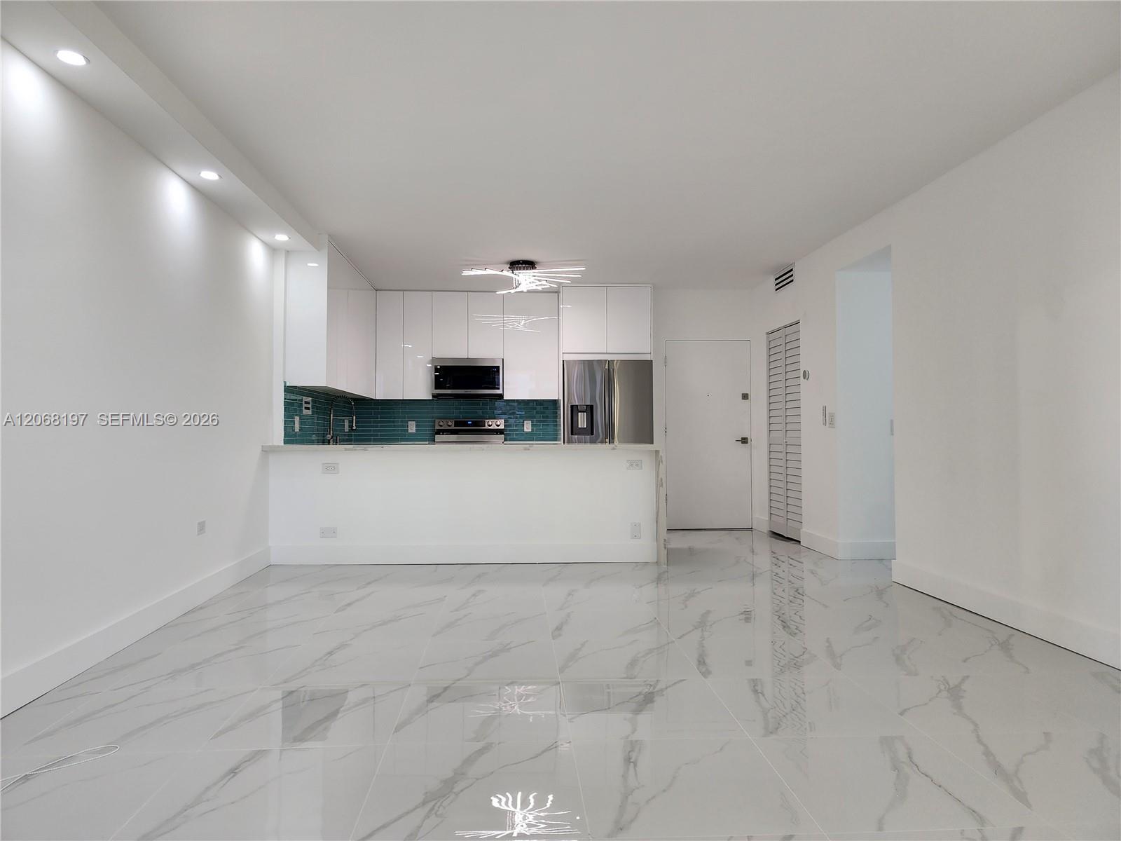 3505 S Ocean Drive 716 Property Photo 4