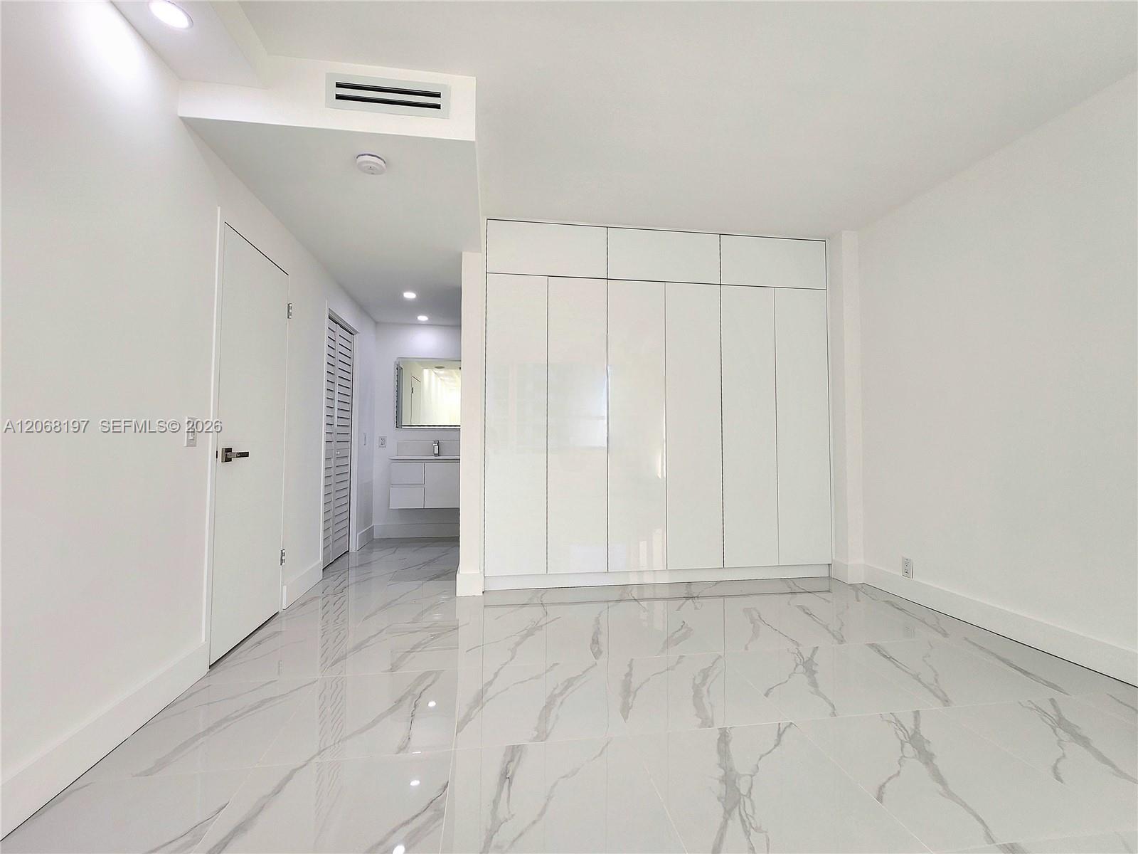 3505 S Ocean Drive 716 Property Photo 11