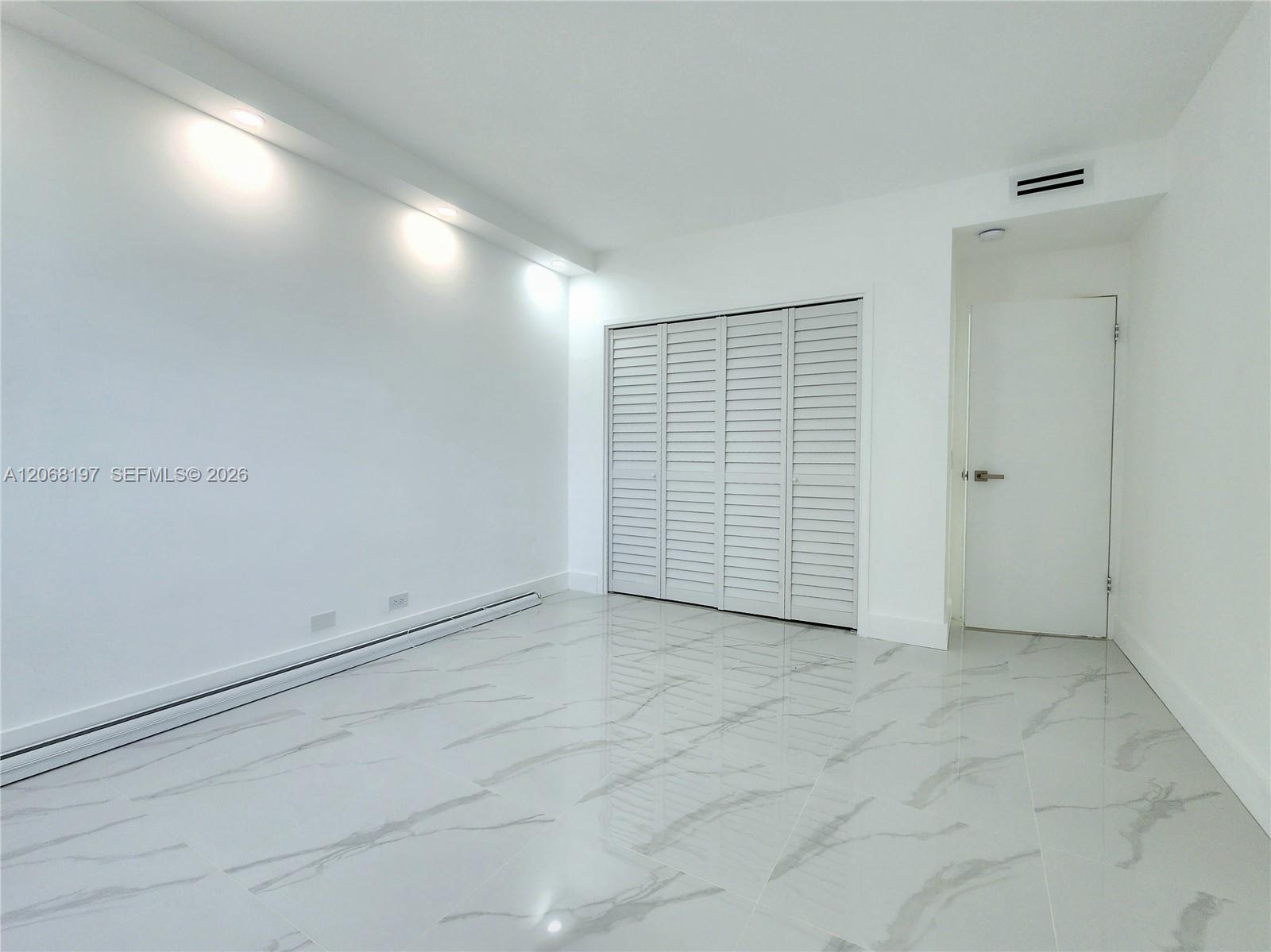 3505 S Ocean Drive 716 Property Photo 20